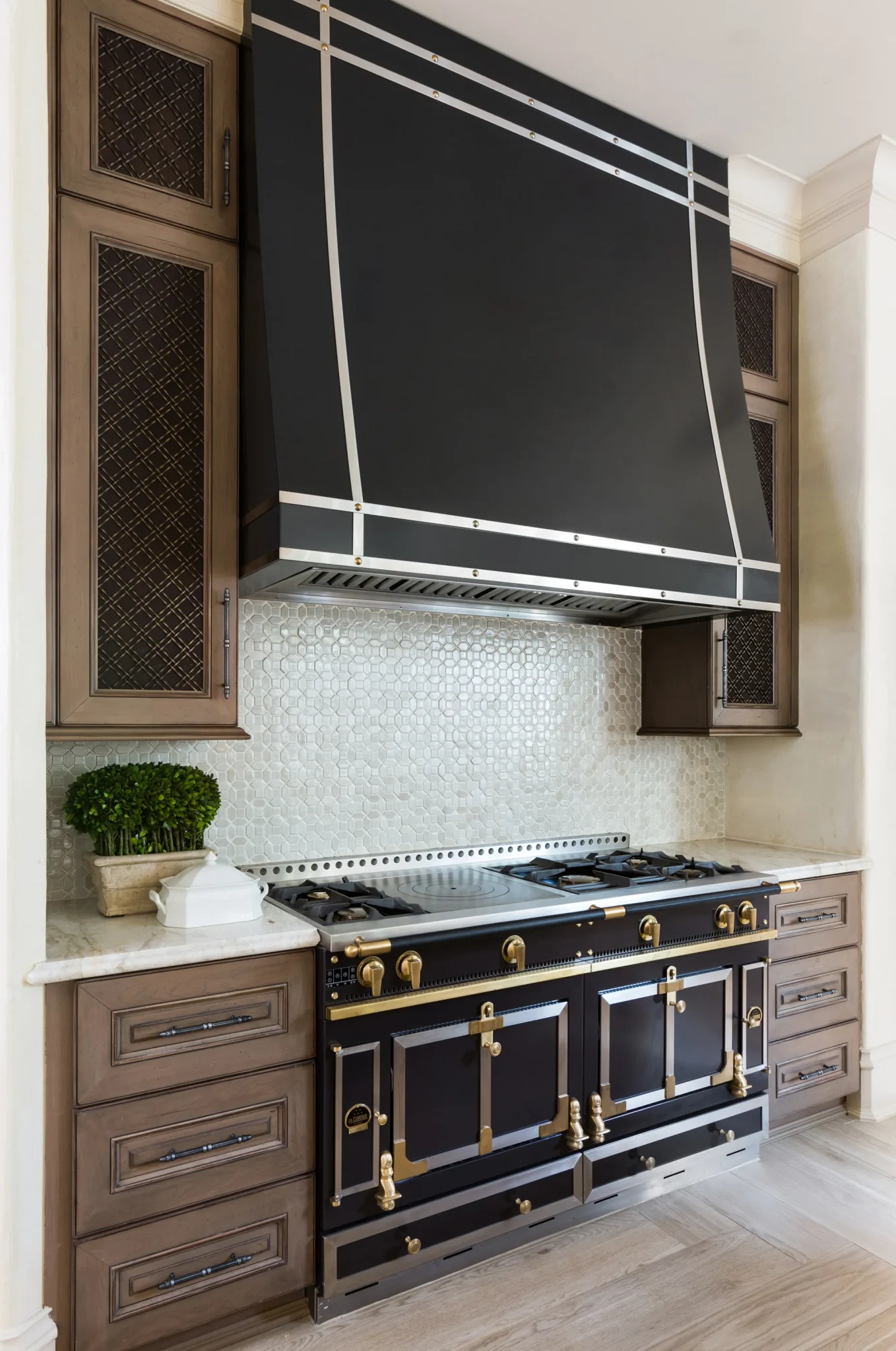 Classic glamour kitchen detail