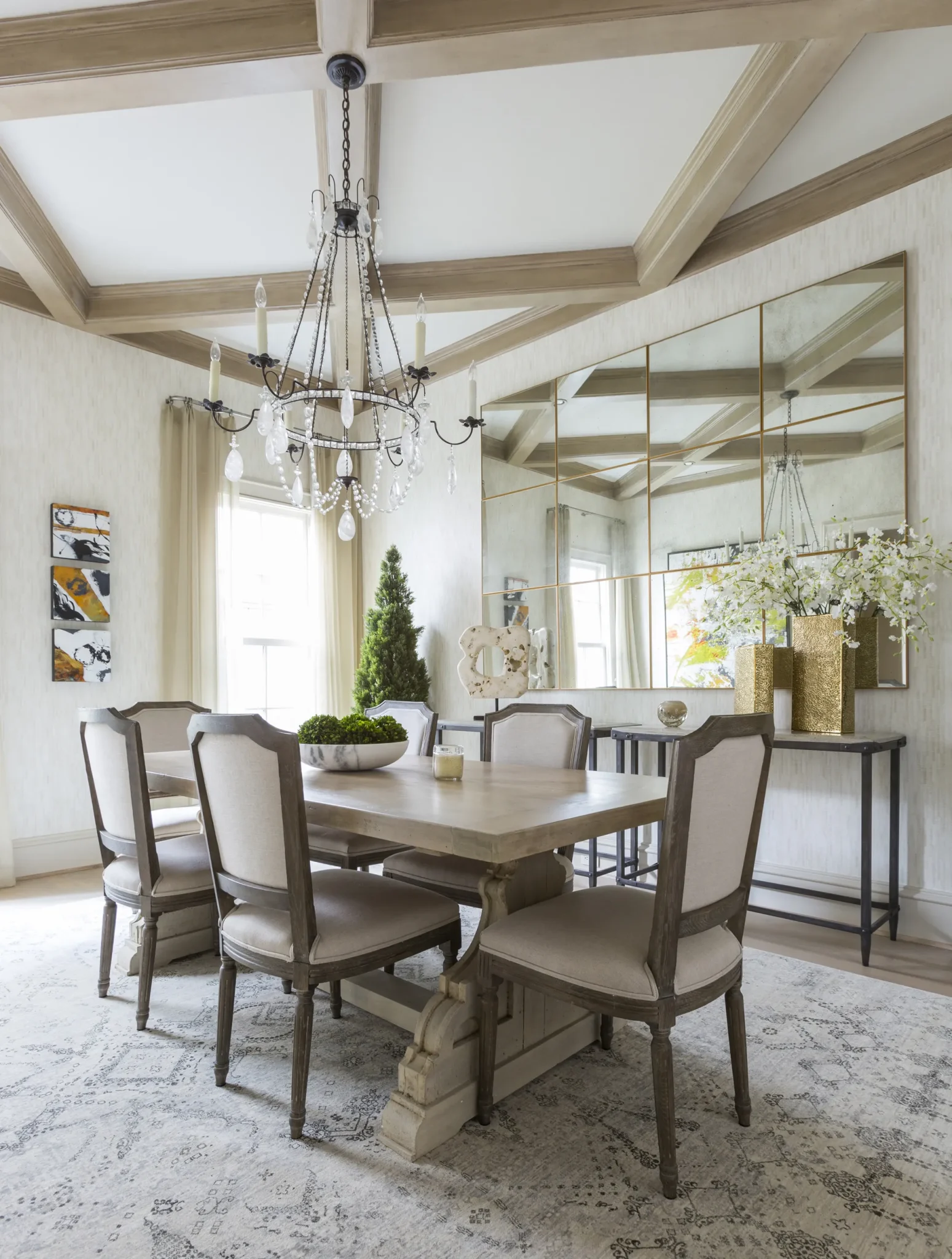 Casual glamour dining room