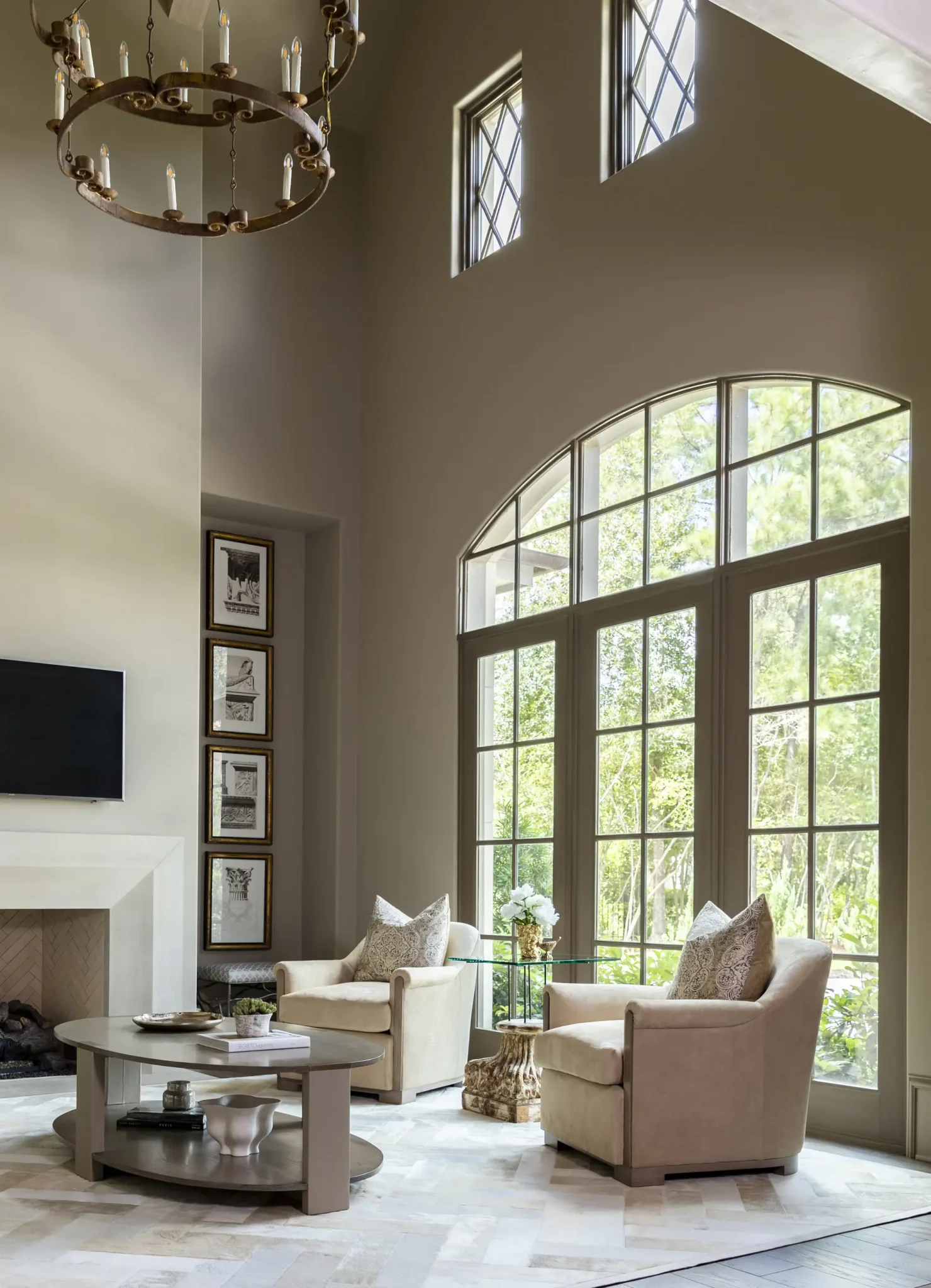 Traditional elegance living room